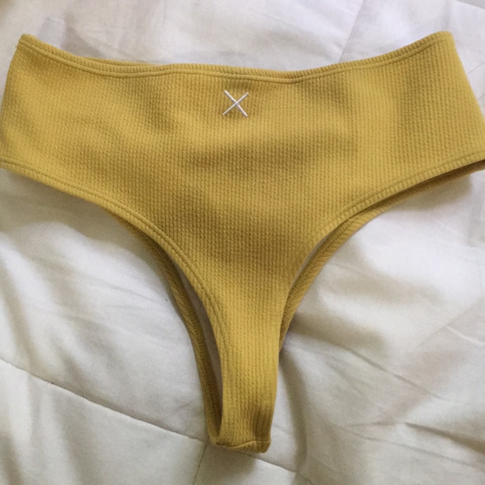 Boutinela high waisted bottoms